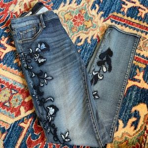 Driftwood Floral Embroidery Skinny Jeans